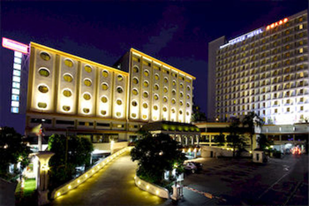 Legacy Hotel Bangkok Sukhumvit מראה חיצוני תמונה