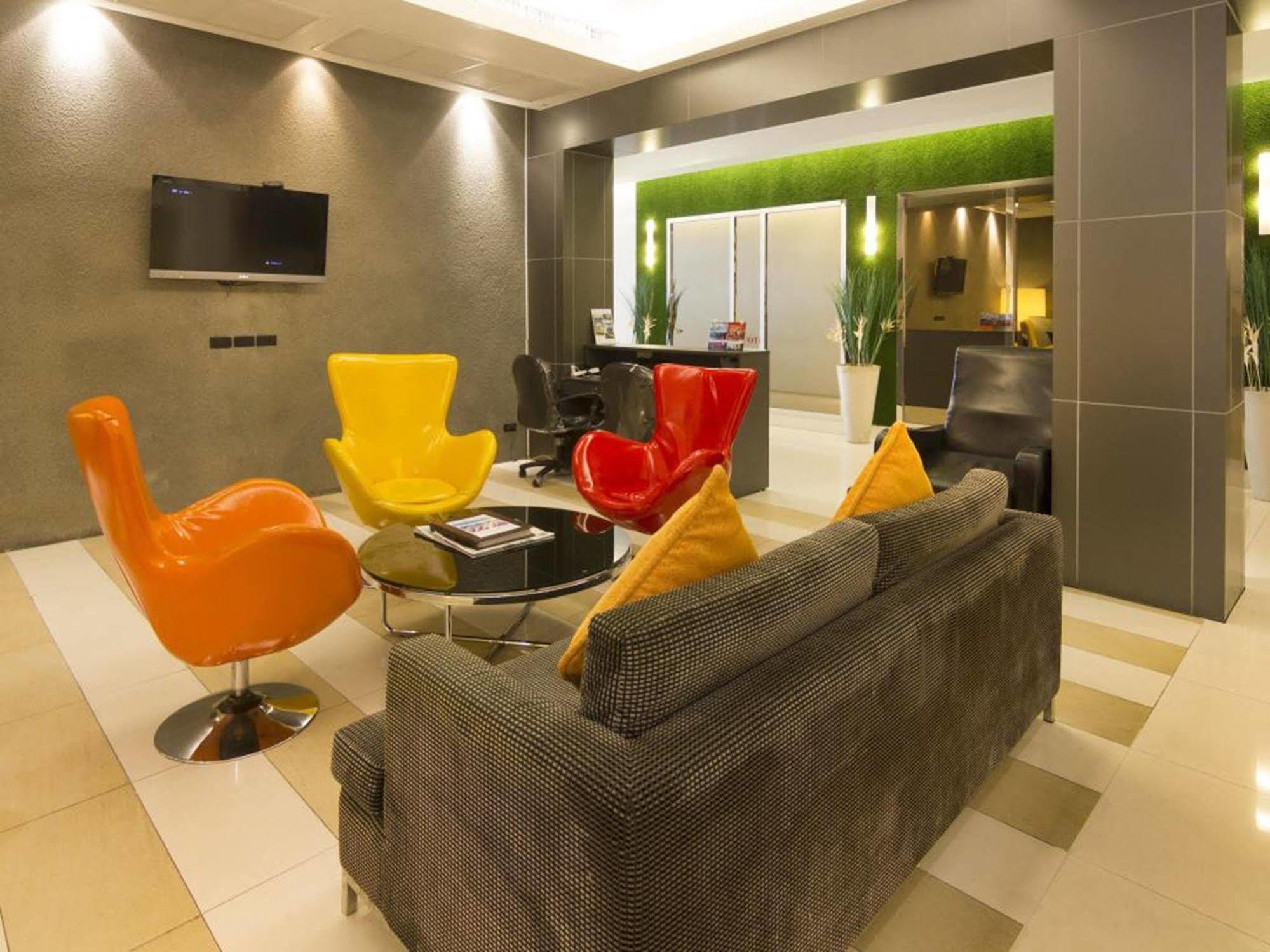 Legacy Hotel Bangkok Sukhumvit מראה חיצוני תמונה